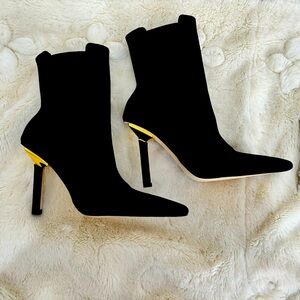 Good American Black Booties size 5.5